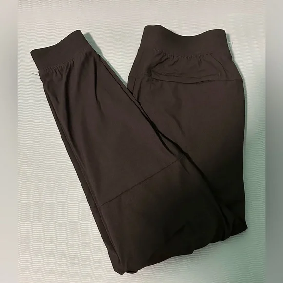 New KENNETH COLE Man pants size, medium slim fit lightweight
